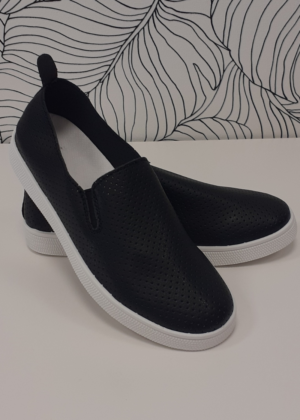 Mugavad pehmest kunstnahast mustad naiste slip on tennised-KOHE LAOS-KIIRE TARNE - Image 1